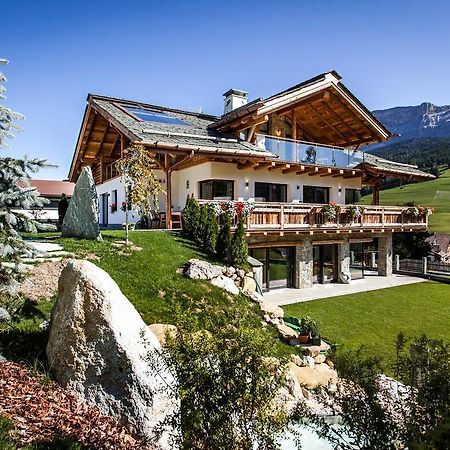 Chalet Stefan - Apartments La Villa  Exterior photo