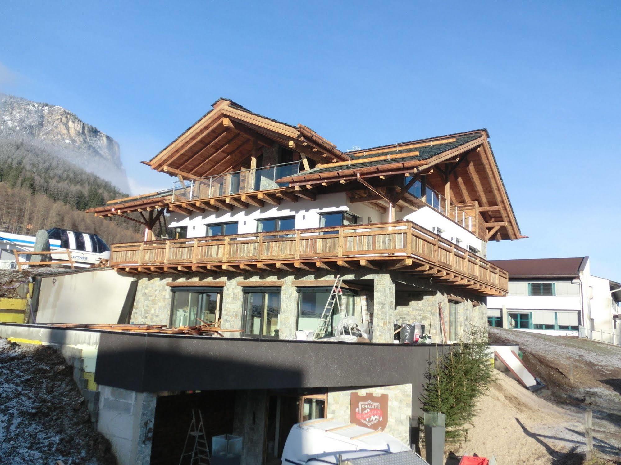 Chalet Stefan - Apartments La Villa  Exterior photo